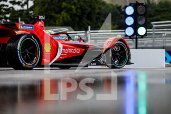 2022-08-13 - 30 Rowland Oliver (gbr), Mahindra Racing, Mahindra M7Electro, action during the 2022 Seoul ePrix, 10th meeting of the 2021-22 ABB FIA Formula E World Championship, on the Seoul Street Circuit from August 12 to 14, in Seoul, South Korea - AUTO - 2022 FORMULA E SEOUL EPRIX - FORMULA E - MOTORS