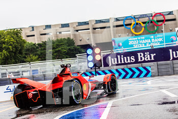 2022-08-13 - 30 ROWLAND Oliver (gbr), Mahindra Racing, Mahindra M7Electro, ambiance during the 2022 Seoul ePrix, 10th meeting of the 2021-22 ABB FIA Formula E World Championship, on the Seoul Street Circuit from August 12 to 14, in Seoul, South Korea - AUTO - 2022 FORMULA E SEOUL EPRIX - FORMULA E - MOTORS