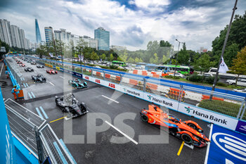 2022-08-13 - 30 ROWLAND Oliver (gbr), Mahindra Racing, Mahindra M7Electro, action 11 DI GRASSI Lucas (bra), ROKiT Venturi Racing, Mercedes-EQ Silver Arrow 02, action 09 EVANS Mitch (nzl), Jaguar TCS Racing, Jaguar I-Type 5, action depart start during the 2022 Seoul ePrix, 10th meeting of the 2021-22 ABB FIA Formula E World Championship, on the Seoul Street Circuit from August 12 to 14, in Seoul, South Korea - AUTO - 2022 FORMULA E SEOUL EPRIX - FORMULA E - MOTORS