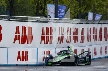 2022-08-13 - 37 Cassidy Nick (nzl), Envision Racing, Audi e-tron FE07, after first lap crash during the 2022 Seoul ePrix, 10th meeting of the 2021-22 ABB FIA Formula E World Championship, on the Seoul Street Circuit from August 12 to 14, in Seoul, South Korea - AUTO - 2022 FORMULA E SEOUL EPRIX - FORMULA E - MOTORS