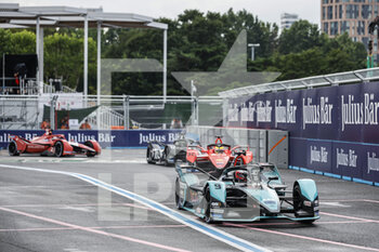 2022-08-13 - 09 EVANS Mitch (nzl), Jaguar TCS Racing, Jaguar I-Type 5, action 30 ROWLAND Oliver (gbr), Mahindra Racing, Mahindra M7Electro, action 11 DI GRASSI Lucas (bra), ROKiT Venturi Racing, Mercedes-EQ Silver Arrow 02, action during the 2022 Seoul ePrix, 10th meeting of the 2021-22 ABB FIA Formula E World Championship, on the Seoul Street Circuit from August 12 to 14, in Seoul, South Korea - AUTO - 2022 FORMULA E SEOUL EPRIX - FORMULA E - MOTORS