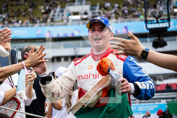 2022-08-13 - ROWLAND Oliver (gbr), Mahindra Racing, Mahindra M7Electro, portrait podium during the 2022 Seoul ePrix, 10th meeting of the 2021-22 ABB FIA Formula E World Championship, on the Seoul Street Circuit from August 12 to 14, in Seoul, South Korea - AUTO - 2022 FORMULA E SEOUL EPRIX - FORMULA E - MOTORS