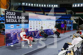 2022-08-13 - Press conference, Rowland Oliver (gbr), Mahindra Racing, Mahindra M7Electro, Evans Mitch (nzl), Jaguar TCS Racing, Jaguar I-Type 5, Di Grassi Lucas (bra), ROKiT Venturi Racing, Mercedes-EQ Silver Arrow 02, portrait during the 2022 Seoul ePrix, 10th meeting of the 2021-22 ABB FIA Formula E World Championship, on the Seoul Street Circuit from August 12 to 14, in Seoul, South Korea - AUTO - 2022 FORMULA E SEOUL EPRIX - FORMULA E - MOTORS