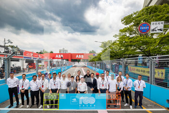 2022-08-14 - 100 Races Celebration Picture during the 2022 Seoul ePrix, 10th meeting of the 2021-22 ABB FIA Formula E World Championship, on the Seoul Street Circuit from August 12 to 14, in Seoul, South Korea - AUTO - 2022 FORMULA E SEOUL EPRIX - FORMULA E - MOTORS