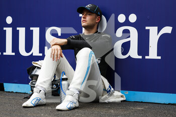 2022-08-14 - Vandoorne Stoffel (bel), Mercedes-EQ Silver Arrow 02, portrait on the grid during the 2022 Seoul ePrix, 10th meeting of the 2021-22 ABB FIA Formula E World Championship, on the Seoul Street Circuit from August 12 to 14, in Seoul, South Korea - AUTO - 2022 FORMULA E SEOUL EPRIX - FORMULA E - MOTORS