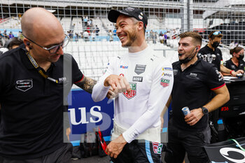 2022-08-14 - Lotterer André (ger), TAG Heuer Porsche Formula E Team, Porsche 99X Electric, portrait on the grid during the 2022 Seoul ePrix, 10th meeting of the 2021-22 ABB FIA Formula E World Championship, on the Seoul Street Circuit from August 12 to 14, in Seoul, South Korea - AUTO - 2022 FORMULA E SEOUL EPRIX - FORMULA E - MOTORS
