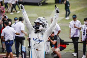 2022-08-14 - VANDOORNE Stoffel (bel), Mercedes-EQ Silver Arrow 02, portrait celebration during the 2022 Seoul ePrix, 10th meeting of the 2021-22 ABB FIA Formula E World Championship, on the Seoul Street Circuit from August 12 to 14, in Seoul, South Korea - AUTO - 2022 FORMULA E SEOUL EPRIX - FORMULA E - MOTORS