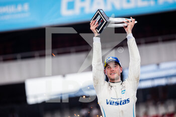 2022-08-14 - VANDOORNE Stoffel (bel), Mercedes-EQ Silver Arrow 02, portrait podium during the 2022 Seoul ePrix, 10th meeting of the 2021-22 ABB FIA Formula E World Championship, on the Seoul Street Circuit from August 12 to 14, in Seoul, South Korea - AUTO - 2022 FORMULA E SEOUL EPRIX - FORMULA E - MOTORS