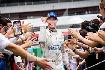 2022-08-14 - VANDOORNE Stoffel (bel), Mercedes-EQ Silver Arrow 02, portrait podium during the 2022 Seoul ePrix, 10th meeting of the 2021-22 ABB FIA Formula E World Championship, on the Seoul Street Circuit from August 12 to 14, in Seoul, South Korea - AUTO - 2022 FORMULA E SEOUL EPRIX - FORMULA E - MOTORS