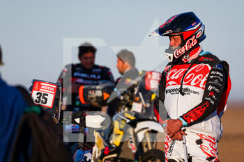 2022-01-01 - 35 Guillen Rivera Juan Pablo (mex), Nomadas Adventure, KTM 450 Rally, Moto, portrait during the Stage 1A of the Dakar Rally 2022 between Jeddah and Hail, on January 1st 2022 in Hail, Saudi Arabia - STAGE 1A OF THE DAKAR RALLY 2022 BETWEEN JEDDAH AND HAIL - RALLY - MOTORS