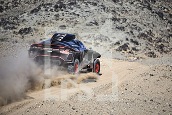 2022-01-01 - 200 Peterhansel Stéphane (fra), Boulanger Edouard (fra), Team Audi Sport, Audi RS Q e-tron, Auto FIA T1/T2, action during the Stage 1A of the Dakar Rally 2022 between Jeddah and Hail, on January 1st 2022 in Hail, Saudi Arabia - STAGE 1A OF THE DAKAR RALLY 2022 BETWEEN JEDDAH AND HAIL - RALLY - MOTORS