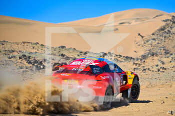 2022-01-01 - 204 Roma Nani (spa), Haro Bravo Alex (spa), Bahrain Raid Xtreme, BRX Prodrive Hunter T1+, Auto FIA T1/T2, action during the Stage 1A of the Dakar Rally 2022 between Jeddah and Hail, on January 1st 2022 in Hail, Saudi Arabia - STAGE 1A OF THE DAKAR RALLY 2022 BETWEEN JEDDAH AND HAIL - RALLY - MOTORS