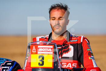 2022-01-01 - Sunderland Sam (aus), GasGas Factory Racing, KTM 450 Rally Factory Replica, Moto, W2RC, portrait during the Stage 1A of the Dakar Rally 2022 between Jeddah and Hail, on January 1st 2022 in Hail, Saudi Arabia - STAGE 1A OF THE DAKAR RALLY 2022 BETWEEN JEDDAH AND HAIL - RALLY - MOTORS