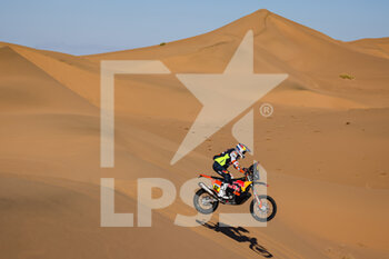 2022-01-01 - 52 Walkner Matthias (aut), Red Bull KTM Factory Racing, KTM 450 Rally Factory Replica, Moto, W2RC, action during the Stage 1A of the Dakar Rally 2022 between Jeddah and Hail, on January 1st 2022 in Hail, Saudi Arabia - STAGE 1A OF THE DAKAR RALLY 2022 BETWEEN JEDDAH AND HAIL - RALLY - MOTORS