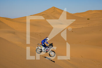 2022-01-01 - 22 Giemza Maciej (pol), Orlen Team, KTM FR 450, Moto, action during the Stage 1A of the Dakar Rally 2022 between Jeddah and Hail, on January 1st 2022 in Hail, Saudi Arabia - STAGE 1A OF THE DAKAR RALLY 2022 BETWEEN JEDDAH AND HAIL - RALLY - MOTORS