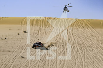 2022-01-01 - 202 Sainz Carlos (spa), Cruz Lucas (spa), Team Audi Sport, Audi RS Q e-tron, Auto FIA T1/T2, action during the Stage 1A of the Dakar Rally 2022 between Jeddah and Hail, on January 1st 2022 in Hail, Saudi Arabia - STAGE 1A OF THE DAKAR RALLY 2022 BETWEEN JEDDAH AND HAIL - RALLY - MOTORS