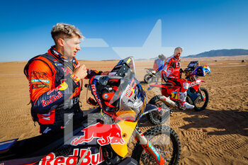 2022-01-01 - Benavides Kevin (arg), Red Bull KTM Factory Racing, KTM 450 Rally Factory Replica, Moto, W2RC, portrait during the Stage 1A of the Dakar Rally 2022 between Jeddah and Hail, on January 1st 2022 in Hail, Saudi Arabia - STAGE 1A OF THE DAKAR RALLY 2022 BETWEEN JEDDAH AND HAIL - RALLY - MOTORS