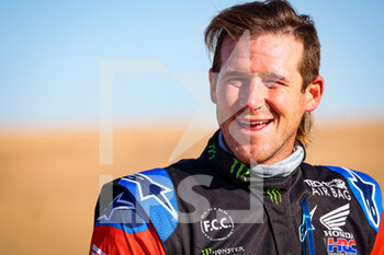 2022-01-01 - Brabec Ricky (usa), Monster Energy Honda Team 2022, Honda CRF 450 Rally, Moto, Motul, portrait during the Stage 1A of the Dakar Rally 2022 between Jeddah and Hail, on January 1st 2022 in Hail, Saudi Arabia - STAGE 1A OF THE DAKAR RALLY 2022 BETWEEN JEDDAH AND HAIL - RALLY - MOTORS