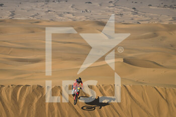 2022-01-01 - 07 Quintanilla Pablo (chl), Monster Energy Honda Team 2022, Honda CRF 450 Rally, Moto,Motul, action during the Stage 1A of the Dakar Rally 2022 between Jeddah and Hail, on January 1st 2022 in Hail, Saudi Arabia - STAGE 1A OF THE DAKAR RALLY 2022 BETWEEN JEDDAH AND HAIL - RALLY - MOTORS