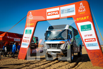 2022-01-01 - Hydrogen truck at DSS during the Stage 1A of the Dakar Rally 2022 between Jeddah and Hail, on January 1st 2022 in Hail, Saudi Arabia - STAGE 1A OF THE DAKAR RALLY 2022 BETWEEN JEDDAH AND HAIL - RALLY - MOTORS