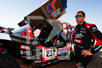 2022-01-01 - Serradori Mathieu (fra), SRT Racing, Century CR6, Auto FIA T1/T2, W2RC, Motul, portrait during the Stage 1A of the Dakar Rally 2022 between Jeddah and Hail, on January 1st 2022 in Hail, Saudi Arabia - STAGE 1A OF THE DAKAR RALLY 2022 BETWEEN JEDDAH AND HAIL - RALLY - MOTORS