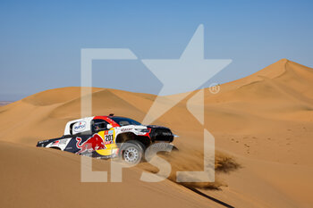 2022-01-01 - 201 Al-Attiyah Nasser (qat), Baumel Batthieu (fra), Toyota Gazoo Racing, Toyota GR DKR Hilux T1+, Auto FIA T1/T2, W2RC, action during the Stage 1A of the Dakar Rally 2022 between Jeddah and Hail, on January 1st 2022 in Hail, Saudi Arabia - STAGE 1A OF THE DAKAR RALLY 2022 BETWEEN JEDDAH AND HAIL - RALLY - MOTORS