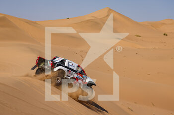 2022-01-01 - 225 Lategan Henk (zaf), Cummings Brett (zaf), Toyota Gazoo Racing, Toyota GR DKR Hilux T1+, Auto FIA T1/T2, action during the Stage 1A of the Dakar Rally 2022 between Jeddah and Hail, on January 1st 2022 in Hail, Saudi Arabia - STAGE 1A OF THE DAKAR RALLY 2022 BETWEEN JEDDAH AND HAIL - RALLY - MOTORS
