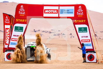 2022-01-01 - DSS atmosphere during the Stage 1A of the Dakar Rally 2022 between Jeddah and Hail, on January 1st 2022 in Hail, Saudi Arabia - STAGE 1A OF THE DAKAR RALLY 2022 BETWEEN JEDDAH AND HAIL - RALLY - MOTORS