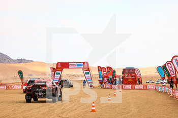 2022-01-01 - DSS atmosphere during the Stage 1A of the Dakar Rally 2022 between Jeddah and Hail, on January 1st 2022 in Hail, Saudi Arabia - STAGE 1A OF THE DAKAR RALLY 2022 BETWEEN JEDDAH AND HAIL - RALLY - MOTORS