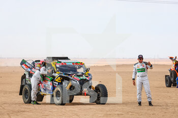 2022-01-01 - 335 Guayasamin Sebastian (ecu), Torlaschi Ricardo Adrian (arg), Can-Am X3, T3 FIA, atmosphere during the Stage 1A of the Dakar Rally 2022 between Jeddah and Hail, on January 1st 2022 in Hail, Saudi Arabia - STAGE 1A OF THE DAKAR RALLY 2022 BETWEEN JEDDAH AND HAIL - RALLY - MOTORS