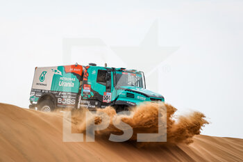 2022-01-01 - 504 Van Kasteren Janus (nld), Snijders Marcel (nld), Rodewald Darek (pol), Petronas Team de Rooy Iveco, Iveco Powerstar, T5 FIA Camion, action during the Stage 1A of the Dakar Rally 2022 between Jeddah and Hail, on January 1st 2022 in Hail, Saudi Arabia - STAGE 1A OF THE DAKAR RALLY 2022 BETWEEN JEDDAH AND HAIL - RALLY - MOTORS
