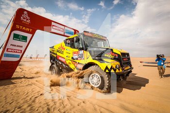 2022-01-01 - 510 Soltys Martin (cze), Krejci Roman (cze), Jirinec Jakub (cze), Big Shock Racing, Iveco Powerstar, T5 FIA Camion, action DSS during the Stage 1A of the Dakar Rally 2022 between Jeddah and Hail, on January 1st 2022 in Hail, Saudi Arabia - STAGE 1A OF THE DAKAR RALLY 2022 BETWEEN JEDDAH AND HAIL - RALLY - MOTORS