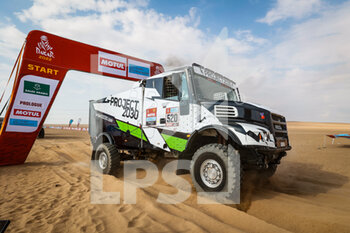 2022-01-01 - 520 Koolen Kees (nld), De Graaff Wouter (nld), Van Uden Gijsbert (nld), Big Shock Racing, Iveco Powerstar, T5 FIA Camion, action during the Stage 1A of the Dakar Rally 2022 between Jeddah and Hail, on January 1st 2022 in Hail, Saudi Arabia - STAGE 1A OF THE DAKAR RALLY 2022 BETWEEN JEDDAH AND HAIL - RALLY - MOTORS