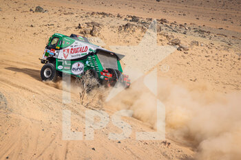 2022-01-01 - 516 Huznik Gert (nld), Buursen Rob (nld), Roesink Martin (nld), Riwald Dakar Team, Renault C460 Hybrid, T5 FIA Camion, action during the Stage 1A of the Dakar Rally 2022 between Jeddah and Hail, on January 1st 2022 in Hail, Saudi Arabia - STAGE 1A OF THE DAKAR RALLY 2022 BETWEEN JEDDAH AND HAIL - RALLY - MOTORS