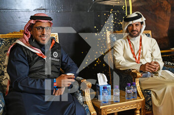 2022-01-01 - Mohamed Ben Sulayem F.I.A President, HHR Prince Khalid bin Sultan Al-Abdullah Al-Faisal, President of SAMF during the Stage 1A of the Dakar Rally 2022 between Jeddah and Hail, on January 1st 2022 in Hail, Saudi Arabia - STAGE 1A OF THE DAKAR RALLY 2022 BETWEEN JEDDAH AND HAIL - RALLY - MOTORS