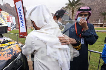 2022-01-01 - Al Qassimi Sheikh Khalid (are), PH Sport, Abu Dhabi Racing, Peugeot 3008 DKR, Auto FIA T1/T2, Ben Sulaymen Mohammed (are), President of the FIA, portrait during the Podium Start of the Dakar Rally 2022, on January 1st 2022 in Hail, Saudi Arabia - PODIUM START OF THE DAKAR RALLY 2022 - RALLY - MOTORS