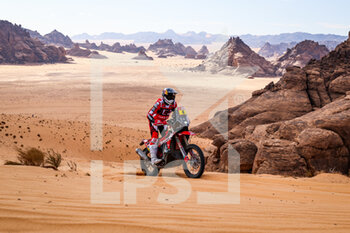 2022-01-02 - 04 Sanders Daniel (aus), GasGas Factory Racing, KTM 450 Rally Factory Replica, Moto, W2RC, action during the Stage 1B of the Dakar Rally 2022 around Hail, on January 2nd, 2022 in Hail, Saudi Arabia - STAGE 1B OF THE DAKAR RALLY 2022 - RALLY - MOTORS