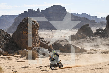 2022-01-02 - 42 Van Beveren Adrien (fra), Monster Energy Yamaha Rally Team, Yamaha WR450F, Moto, action during the Stage 1B of the Dakar Rally 2022 around Hail, on January 2nd, 2022 in Hail, Saudi Arabia - STAGE 1B OF THE DAKAR RALLY 2022 - RALLY - MOTORS