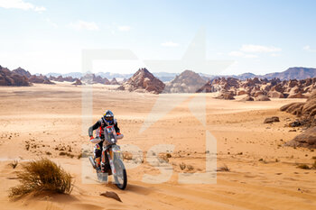 2022-01-02 - 70 Jaffar Mohammed (kwt), Duust Rally Team, KTM 450 Rally Replica, Moto, action during the Stage 1B of the Dakar Rally 2022 around Hail, on January 2nd, 2022 in Hail, Saudi Arabia - STAGE 1B OF THE DAKAR RALLY 2022 - RALLY - MOTORS