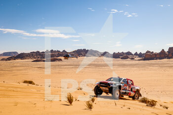 2022-01-02 - 207 De Villiers Giniel (zaf), Murphy Dennis (zaf), Toyota Gazoo Racing, Toyota GR DKR Hilux T1+, Auto FIA T1/T2, action during the Stage 1B of the Dakar Rally 2022 around Hail, on January 2nd, 2022 in Hail, Saudi Arabia - STAGE 1B OF THE DAKAR RALLY 2022 - RALLY - MOTORS