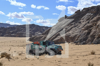 2022-01-02 - 504 Van Kasteren Janus (nld), Snijders Marcel (nld), Rodewald Darek (pol), Petronas Team de Rooy Iveco, Iveco Powerstar, T5 FIA Camion, action during the Stage 1B of the Dakar Rally 2022 around Hail, on January 2nd, 2022 in Hail, Saudi Arabia - STAGE 1B OF THE DAKAR RALLY 2022 - RALLY - MOTORS