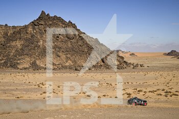 2022-01-02 - 202 Sainz Carlos (spa), Cruz Lucas (spa), Team Audi Sport, Audi RS Q e-tron, Auto FIA T1/T2, action during the Stage 1B of the Dakar Rally 2022 around Hail, on January 2nd, 2022 in Hail, Saudi Arabia - STAGE 1B OF THE DAKAR RALLY 2022 - RALLY - MOTORS