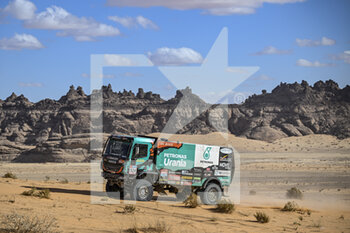 2022-01-02 - 524 Van Den Brink Mitchel (nld), Mouw Rijk (nld), Donkelaar Bert (nld), Petronas Team de Rooy Iveco, Iveco Powestar, T5 FIA Camion, action during the Stage 1B of the Dakar Rally 2022 around Hail, on January 2nd, 2022 in Hail, Saudi Arabia - STAGE 1B OF THE DAKAR RALLY 2022 - RALLY - MOTORS