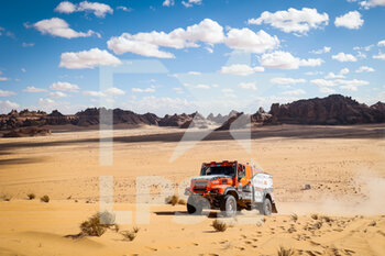 2022-01-02 - 506 Van der Brink Martin (nld), Willemsen Peter (bel), Der Kinderen Bernard (nld), Mammoet Rallysport Team de Rooy Iveco, Iveco Powerstar, T5 FIA Camion, action during the Stage 1B of the Dakar Rally 2022 around Hail, on January 2nd, 2022 in Hail, Saudi Arabia - STAGE 1B OF THE DAKAR RALLY 2022 - RALLY - MOTORS