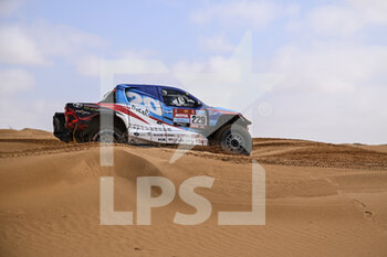 2022-01-03 - 229 Chabot Ronan (fra), Pillot Gilles (fra), Overdrive Toyota, Toyota Hilux Overdrive, Auto FIA T1/T2, action during the Stage 2 of the Dakar Rally 2022 between Hail and Al Artawiya, on January 3rd 2022 in Al Artawiya, Saudi Arabia - STAGE 2 OF THE DAKAR RALLY 2022 BETWEEN HAIL AND AL ARTAWIYA - RALLY - MOTORS