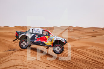 2022-01-03 - 201 Al-Attiyah Nasser (qat), Baumel Batthieu (fra), Toyota Gazoo Racing, Toyota GR DKR Hilux T1+, Auto FIA T1/T2, W2RC, action during the Stage 2 of the Dakar Rally 2022 between Hail and Al Artawiya, on January 3rd 2022 in Al Artawiya, Saudi Arabia - STAGE 2 OF THE DAKAR RALLY 2022 BETWEEN HAIL AND AL ARTAWIYA - RALLY - MOTORS