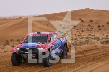 2022-01-03 - 222 Alvarez Lucio (arg), Monleon Armand (spa), Overdrive Toyota, Toyota Hilux Overdrive, Auto FIA T1/T2, action during the Stage 2 of the Dakar Rally 2022 between Hail and Al Artawiya, on January 3rd 2022 in Al Artawiya, Saudi Arabia - STAGE 2 OF THE DAKAR RALLY 2022 BETWEEN HAIL AND AL ARTAWIYA - RALLY - MOTORS