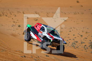 2022-01-04 - 205 during the Stage 3 of the Dakar Rally 2022 between Al Qaysumah and Al Qaysumah, on January 4th 2022 in Al Qaysumah, Saudi Arabia - STAGE 3 OF THE DAKAR RALLY 2022 BETWEEN AL QAYSUMAH AND AL QAYSUMAH - RALLY - MOTORS