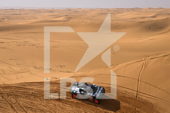2022-01-04 - 200 Peterhansel Stéphane (fra), Boulanger Edouard (fra), Team Audi Sport, Audi RS Q e-tron, Auto FIA T1/T2, action during the Stage 3 of the Dakar Rally 2022 between Al Qaysumah and Al Qaysumah, on January 4th 2022 in Al Qaysumah, Saudi Arabia - STAGE 3 OF THE DAKAR RALLY 2022 BETWEEN AL QAYSUMAH AND AL QAYSUMAH - RALLY - MOTORS