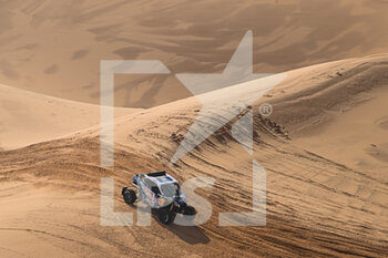 2022-01-04 - 305 Lopez Contardo Francisco (chl), Latrach Vinagre Juan Pablo (chl), EKS - South Racing, Can-Am XRS, T3 FIA, W2RC, action during the Stage 3 of the Dakar Rally 2022 between Al Qaysumah and Al Qaysumah, on January 4th 2022 in Al Qaysumah, Saudi Arabia - STAGE 3 OF THE DAKAR RALLY 2022 BETWEEN AL QAYSUMAH AND AL QAYSUMAH - RALLY - MOTORS